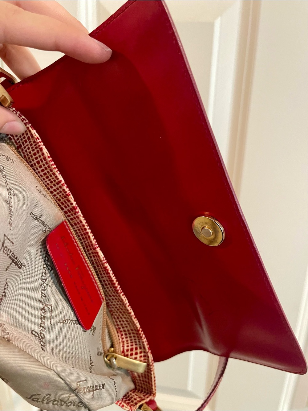 Salvatore Ferragamo Gancini Shoulder Bag Beige Red Leather - Picture 7 of 9